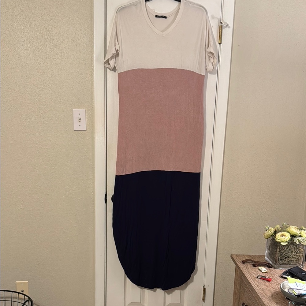 Chic V-Neck Colorblock Maxi Dress